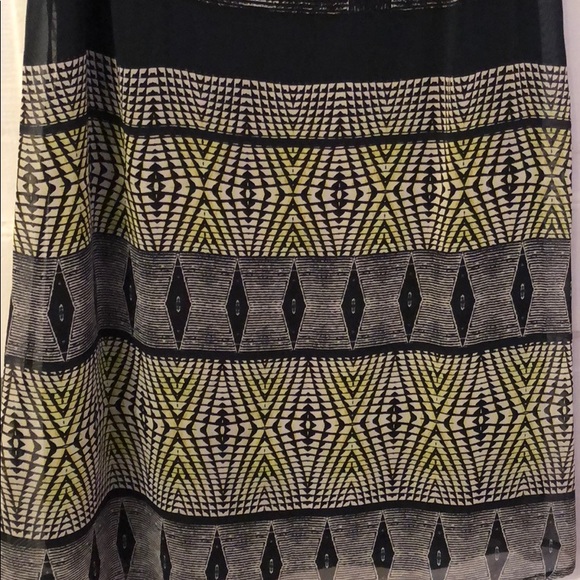 Patterned Dress - Picture 2 of 3